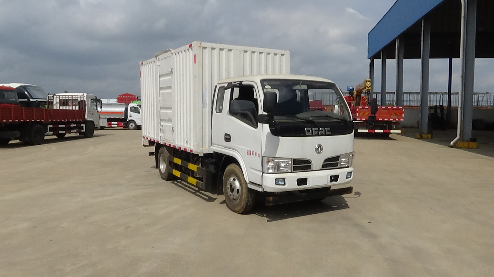 第12批次EQ5080XXYL3GDFAC廂式運(yùn)輸車(chē)