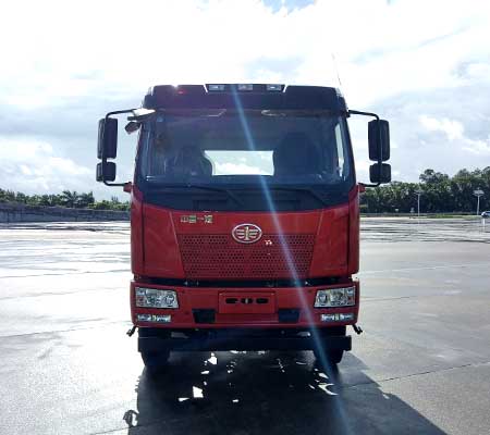 第14批次CA4140P62K1E5平头柴油半挂牵引汽车