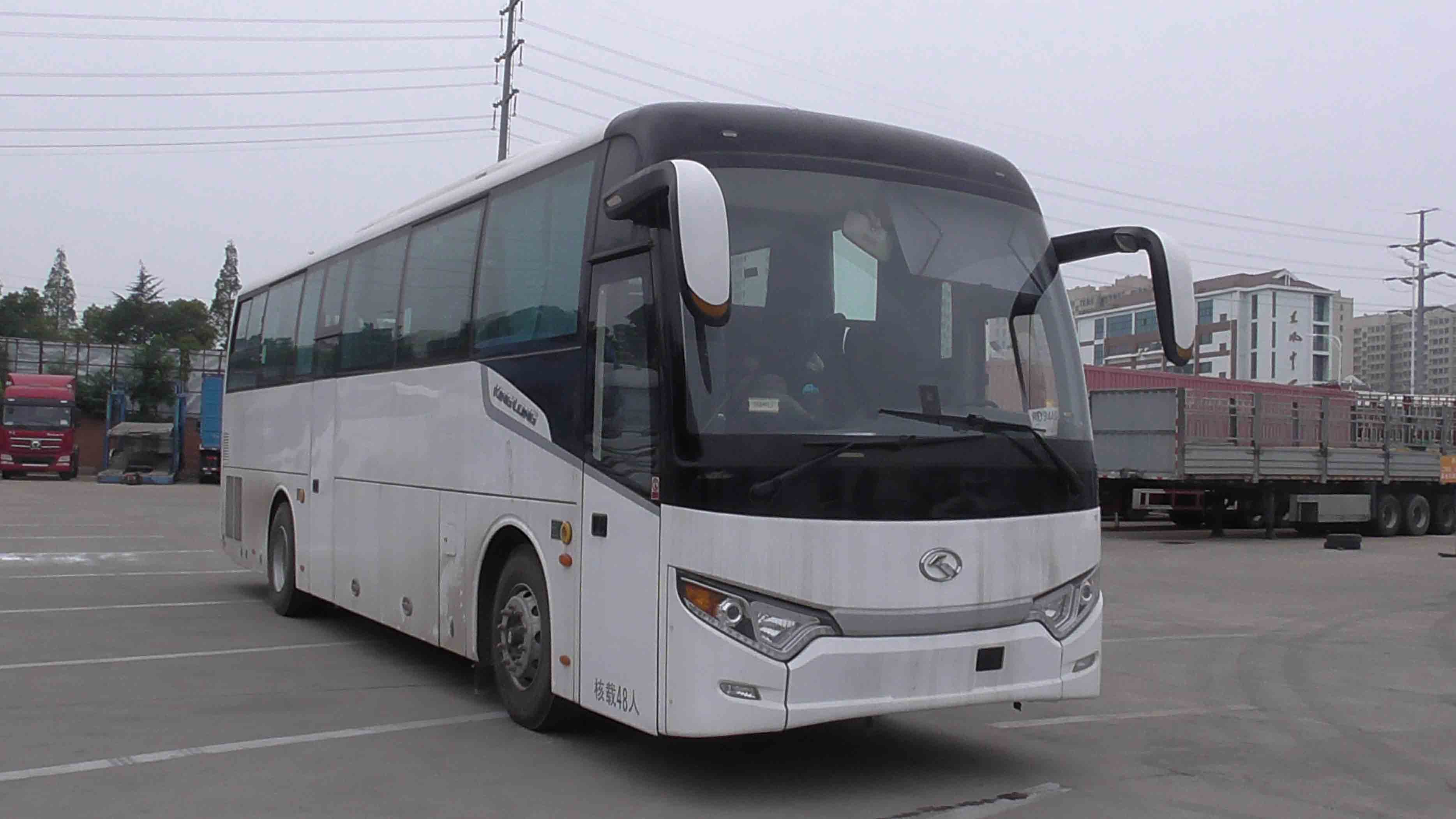 第13批次XMQ6112AYD5C2客車