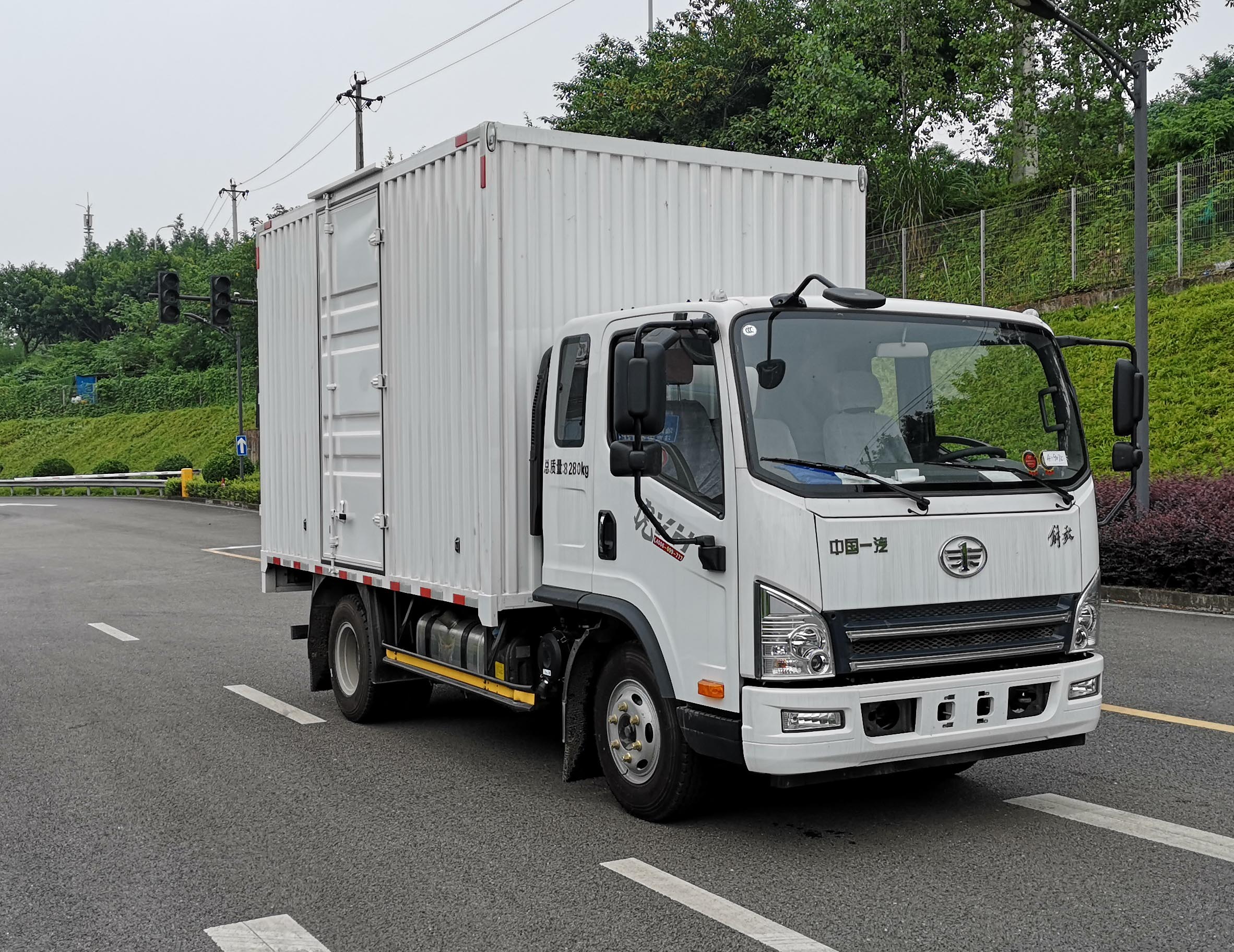 第13批次CA5081XXYP40K2L1E5A84-3廂式運輸車