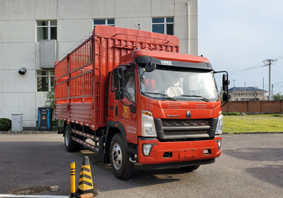 第13批次ZZ5167CCYH4515F1倉柵式運(yùn)輸車