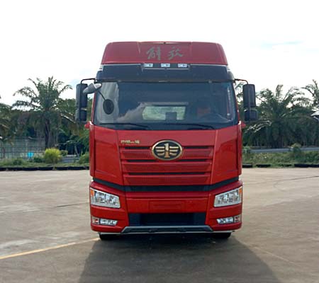 第13批次CA4250P66K24T2A2E5平頭柴油半掛牽引汽車