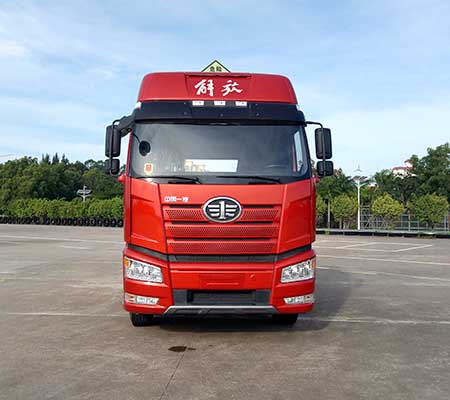 第13批次CA4250P66K2T1E5Z危險(xiǎn)品運(yùn)輸半掛牽引車(chē)