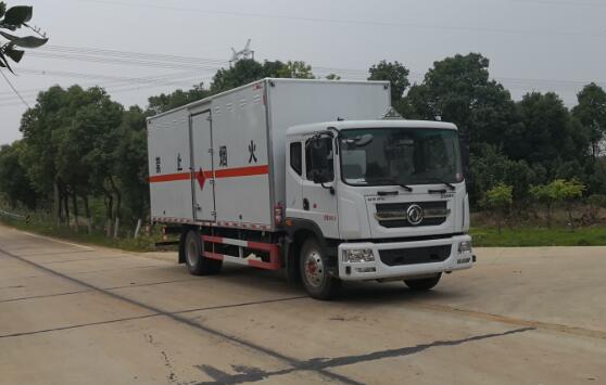 第14批次EQ5165XRQL9BDGACWXP易燃?xì)怏w廂式運(yùn)輸車(chē)