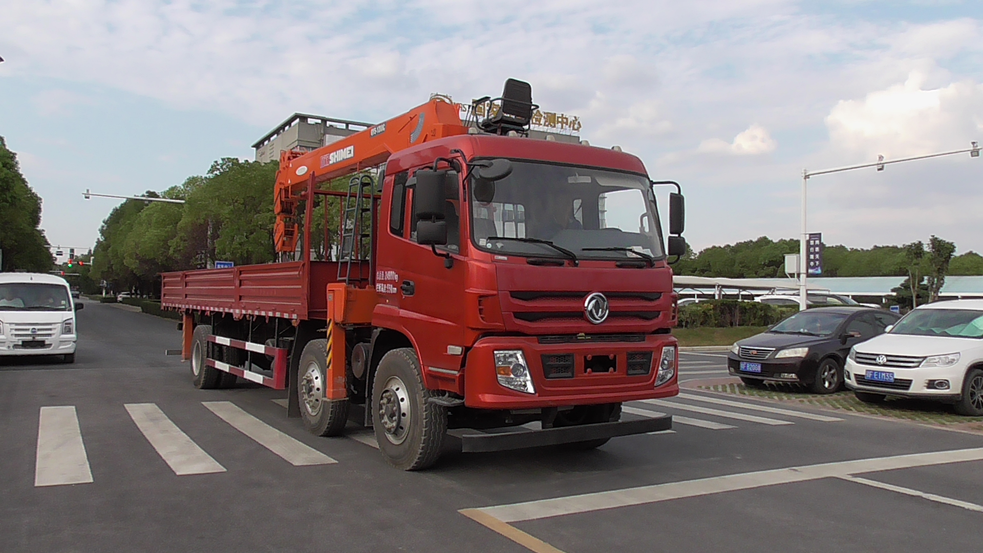 第14批次EQ5250JSQFV隨車起重運(yùn)輸車