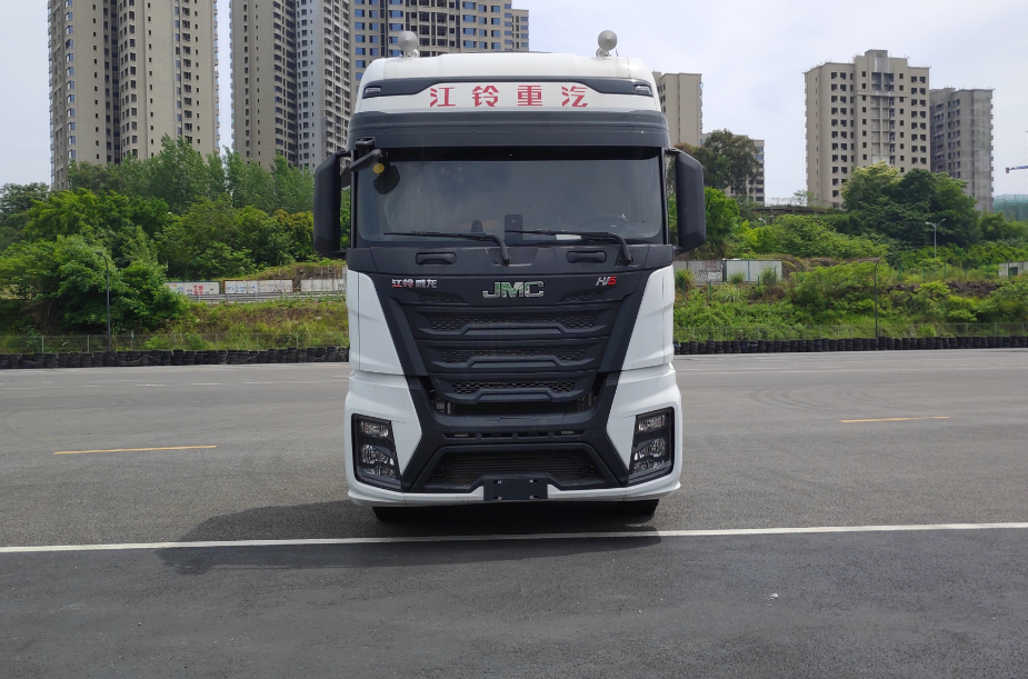 第14批次SXQ4180J1B3D5半挂牵引车