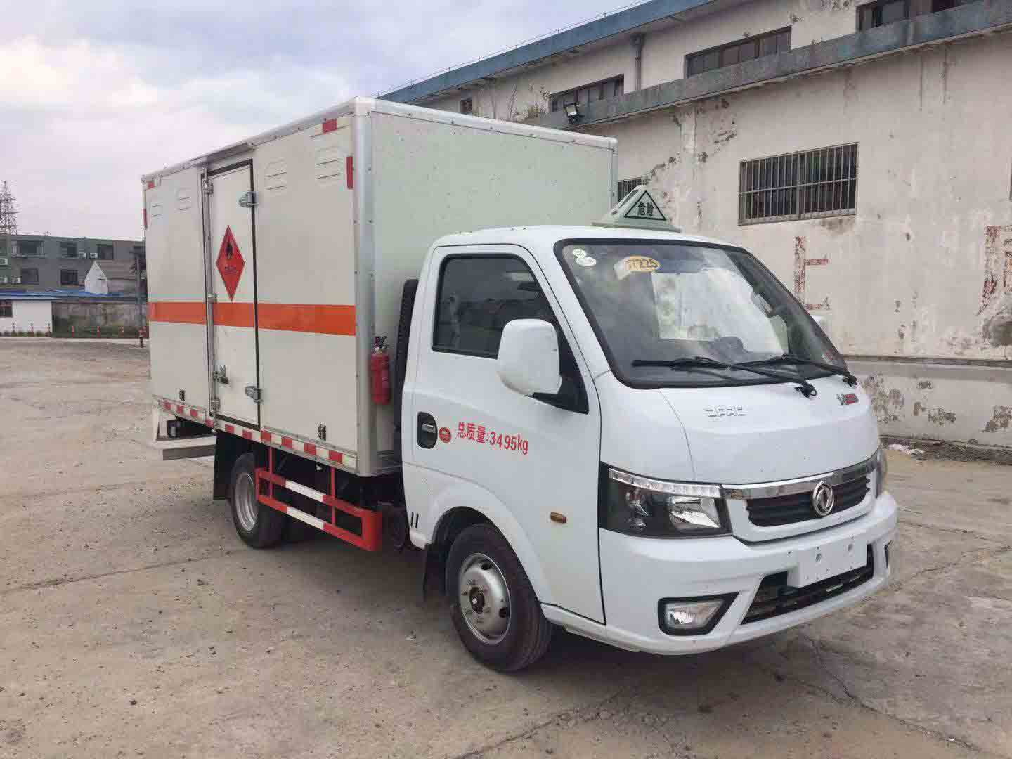 第16批次JHW5030XRQE6易燃?xì)怏w廂式運(yùn)輸車