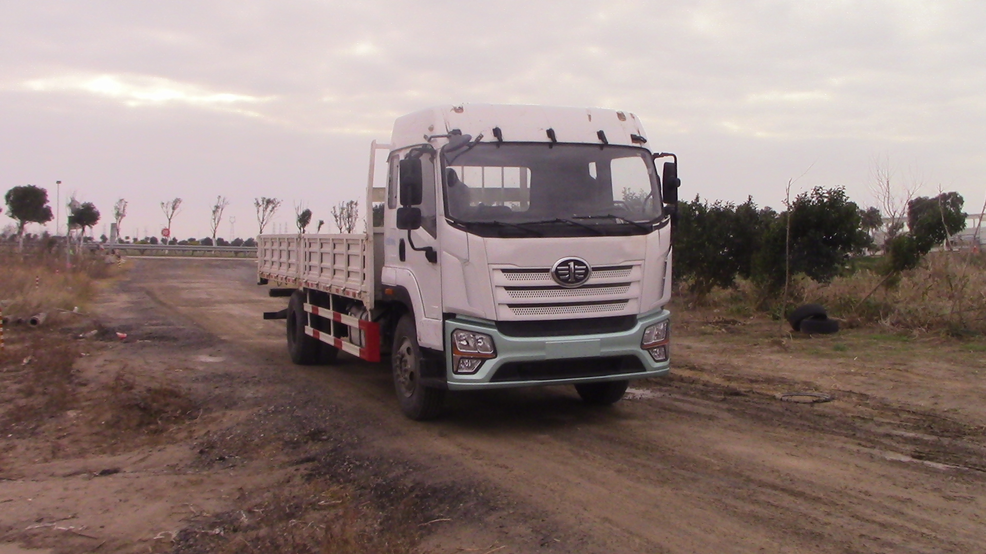 第16批次CA1180P28K1L4E5平頭柴油載貨汽車